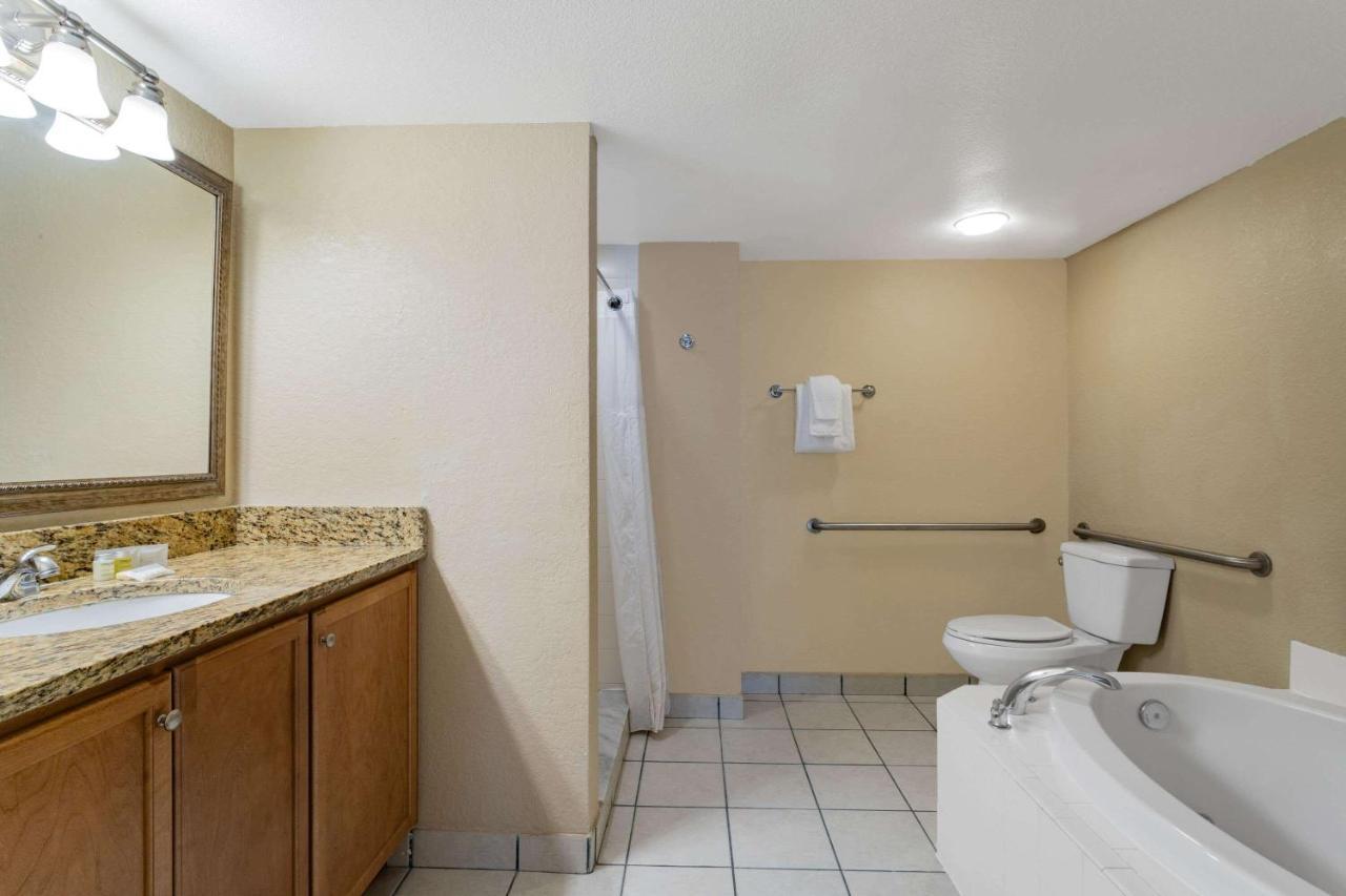 Aparthotel Vacation 2, A Ramada By Wyndham